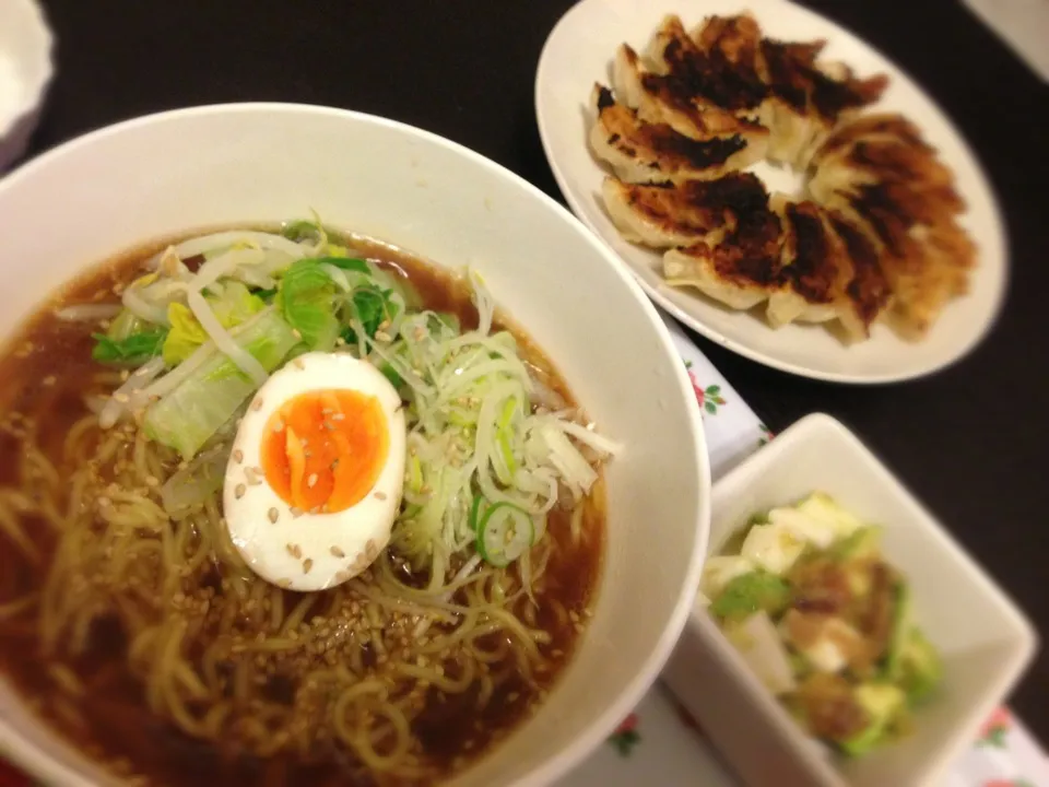 Snapdishの料理写真:手作り餃子とラーメン♡|よさく♡さん