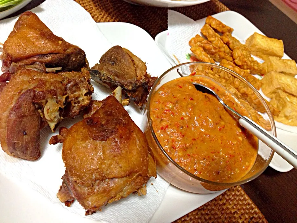 Bebek goreng|yeni kartikasariさん