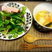 Snapdishの料理写真:七草粥かわりに  サラダ七草|egurinrinさん