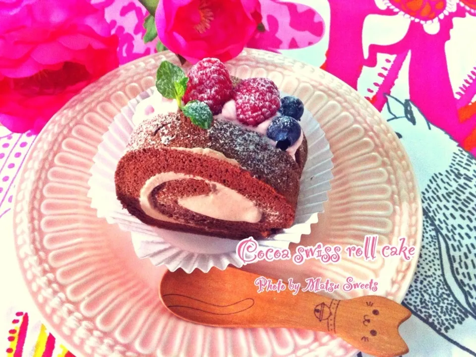 Cocoa Swiss roll cake💓|Matsu sweetsさん