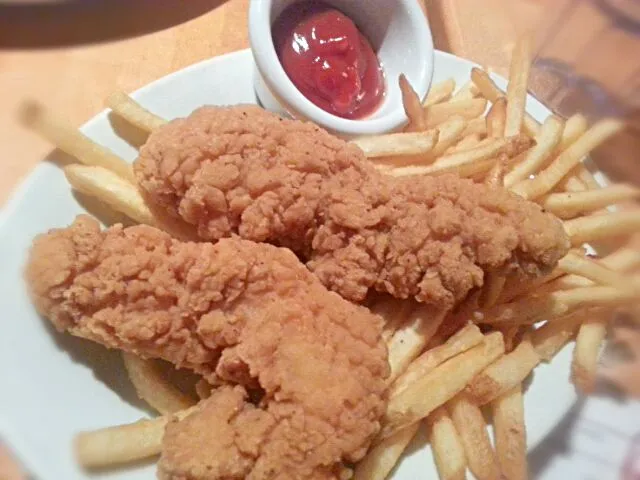 Kids Chicken Tenders & Fries|Melissa Marie Hallさん