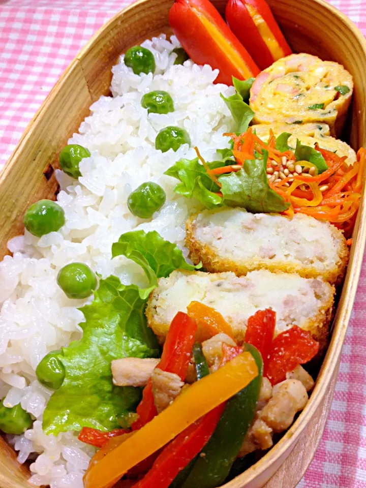 Snapdishの料理写真:えんどう豆ご飯のお弁当✨|soraさん