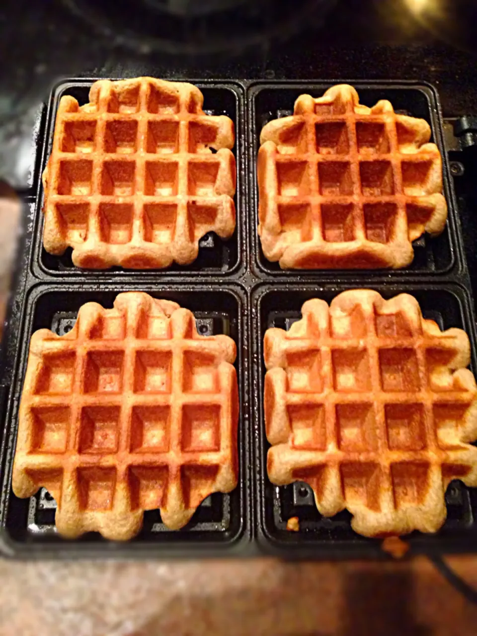 Whole wheat protein waffles|lindsay robesonさん