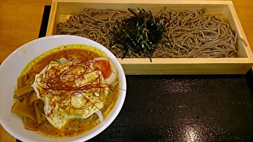 チーズカレーつけ蕎麦|絢那さん