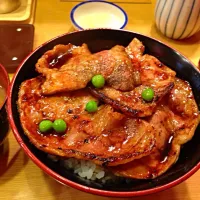 豚八の豚丼|真武 大さん