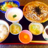 Snapdishの料理写真:お仕事LUNCH⭐️麦とろごはんとざるそばランチ