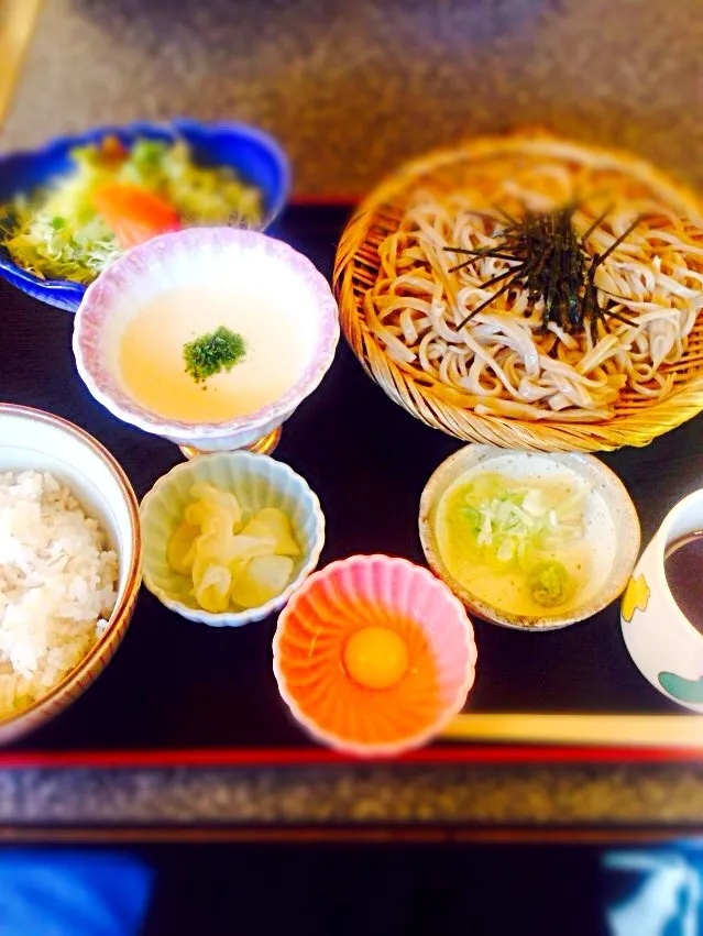 お仕事LUNCH⭐️麦とろごはんとざるそばランチ|ももこさん