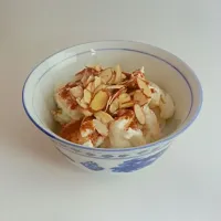 yogurt, cinnamon, almonds|Melissa Mackeyさん