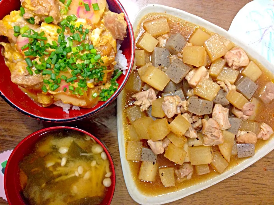 鶏肉と大根と蒟蒻のピリ辛煮と親子丼|Sato5さん