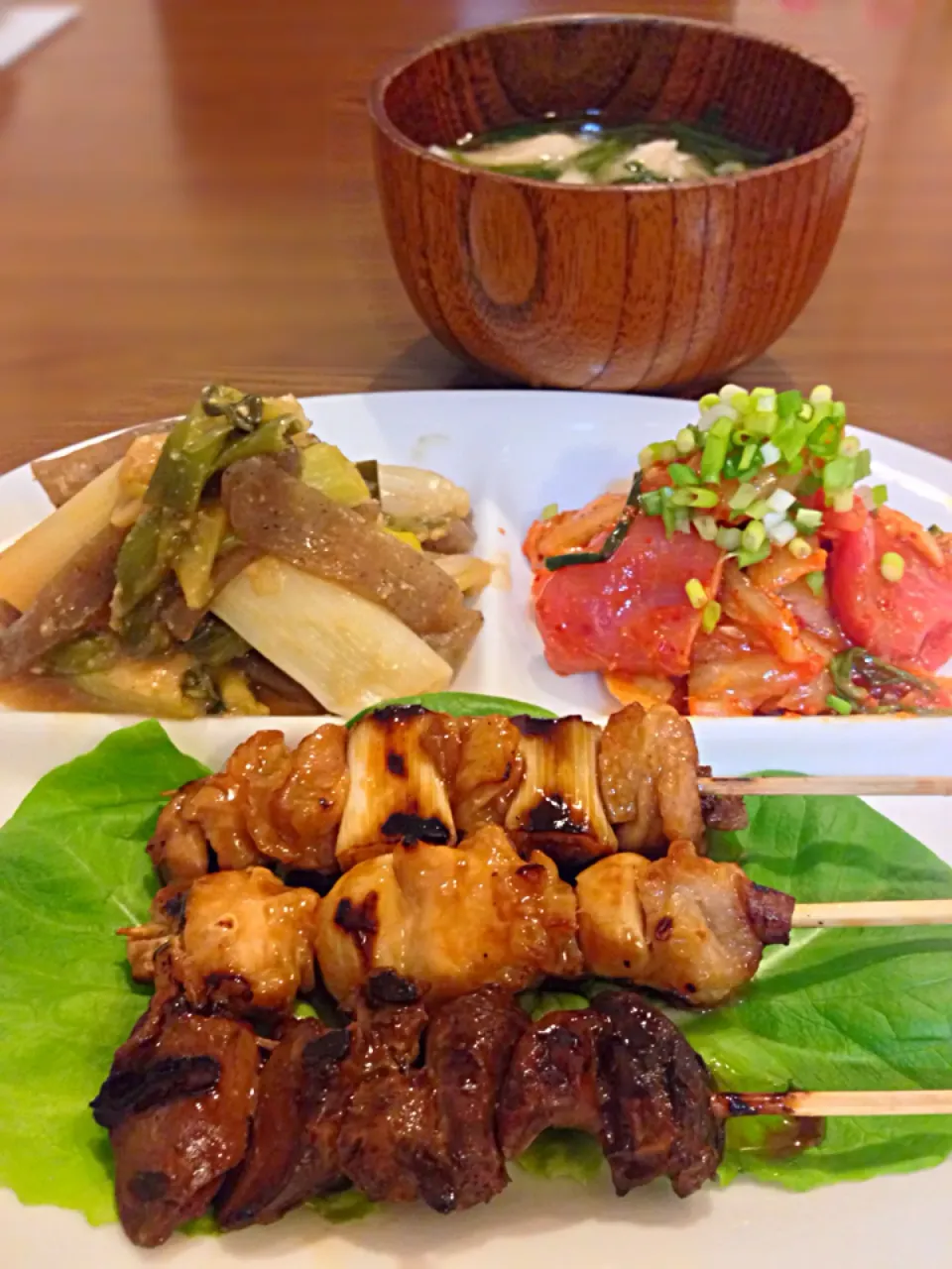 ⭐️焼き鳥（ニンニク、ねぎま、レバー） ⭐️長ネギと蒟蒻のぬた ⭐️マグロのキムチ和え ⭐️ヤマブシタケとほうれん草の味噌汁|よっちぃさん