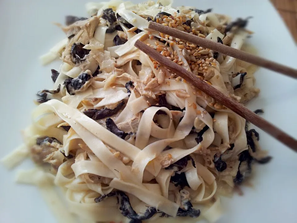 chicken mushroom noodle carbonara|David Morganさん