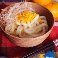 Snapdishの料理写真:みかんうどん🍊✨みかんの皮は捨てずに食べましょう(๑´ڡ`๑)☝︎