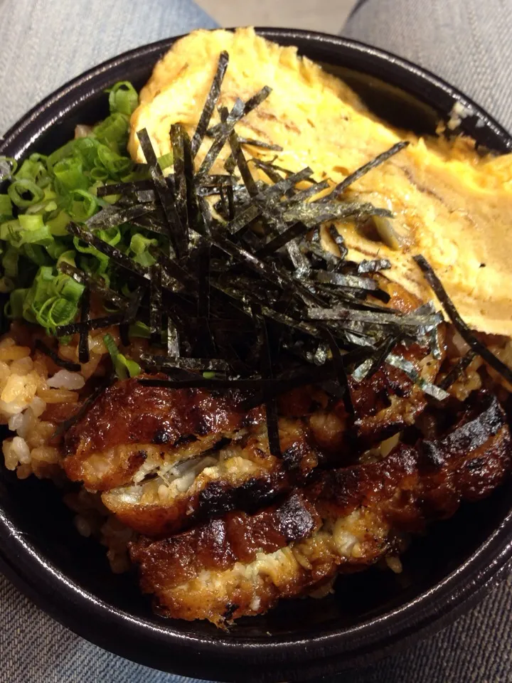 Snapdishの料理写真:三河一色うなぎの豪華丼|to-takeさん