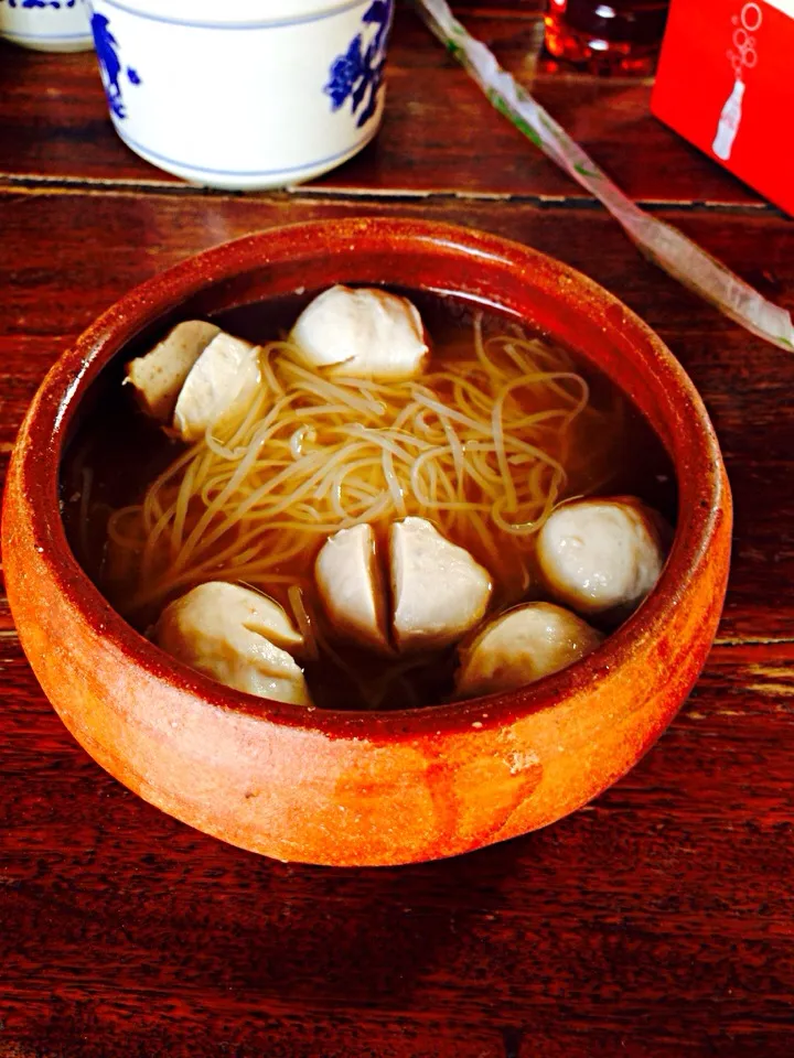 Snapdishの料理写真:野菜なしヌードル😛 ก๋วยเตี๋ยวหม้อดิน|Ning PinkRabbitzzさん