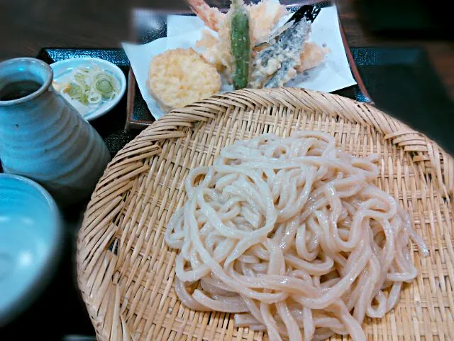 もりうどん、食べてエネルギー補給!!わら|じゅんじゅんさん