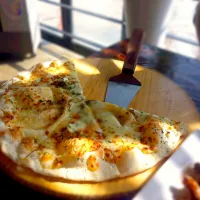 Snapdishの料理写真:Gorgonzola Pizza|JennySKさん