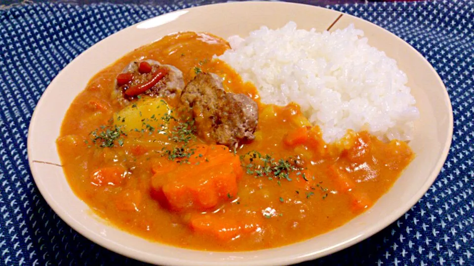 トマト味のハンバーグカレー|あんこさん