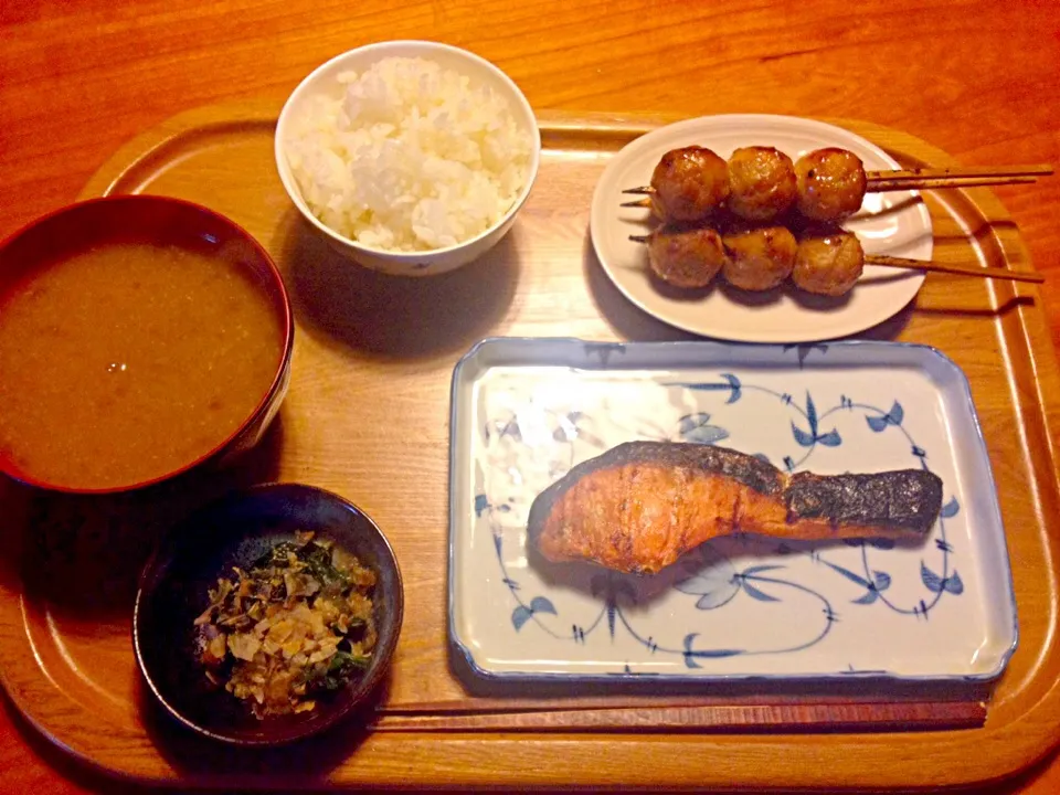 鮭塩焼き、つくね、なめこ汁、ほうれん草おひたし|ゆう子さん