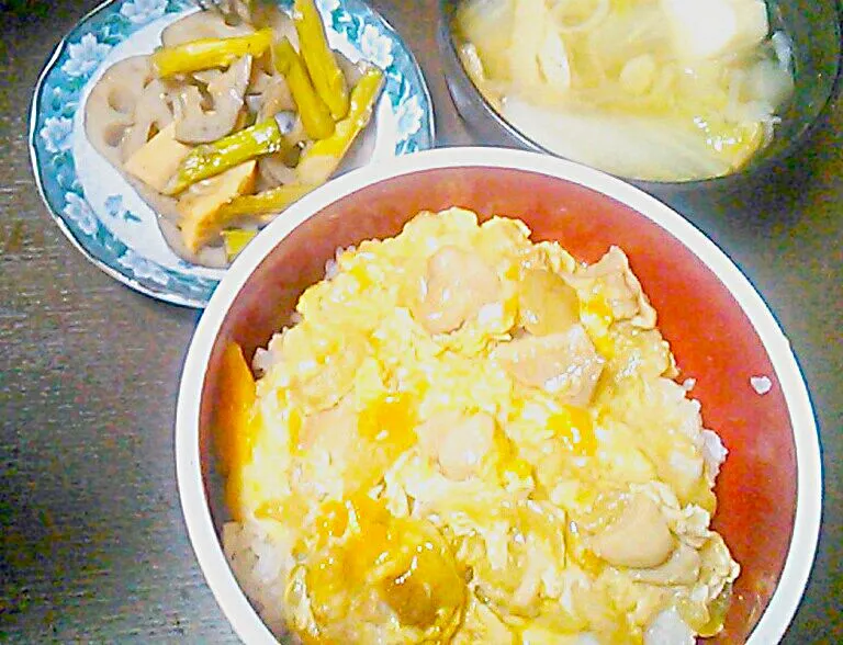 親子丼とレンコンきんぴらとはんぺんと白菜のお吸い物|のりこさん