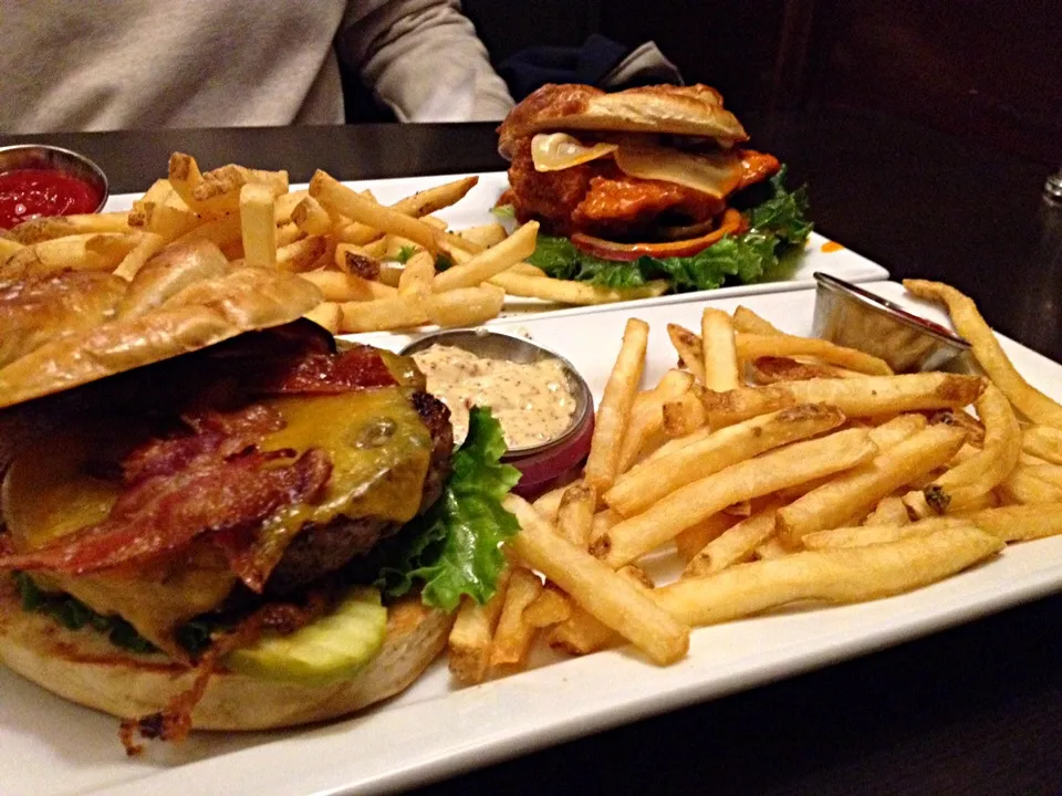 Pretzel Bacon Cheeseburger|Kasie Chapinさん