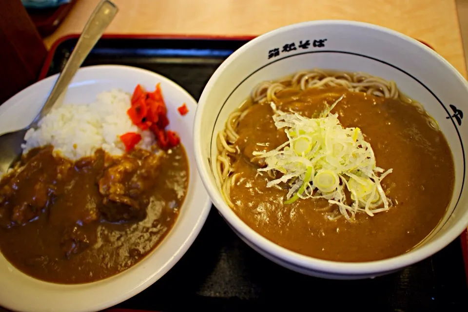 カレーそばにミニカレー|マハロ菊池さん