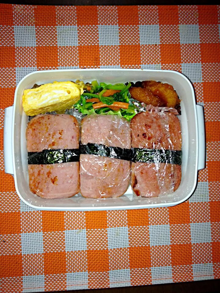 Snapdishの料理写真:息子の弁当1/12|ともさん