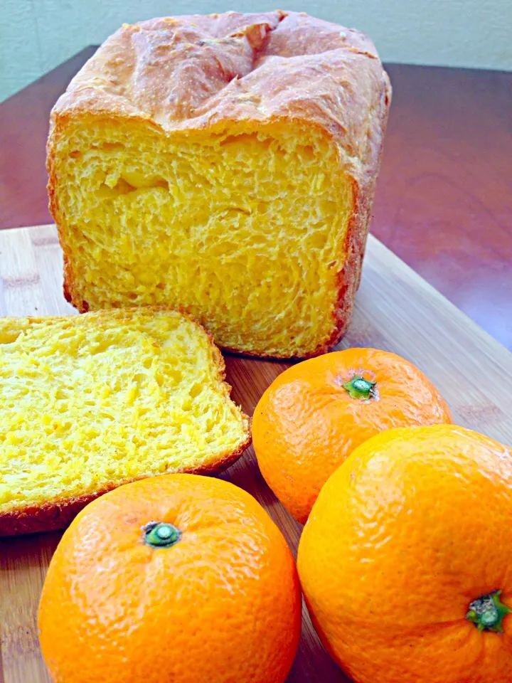 momomurasaki's Mandarin orange bread baked in mandarin orange🍊🍞ももさんの水分はみかんだけ食パン|🌈Ami🍻さん