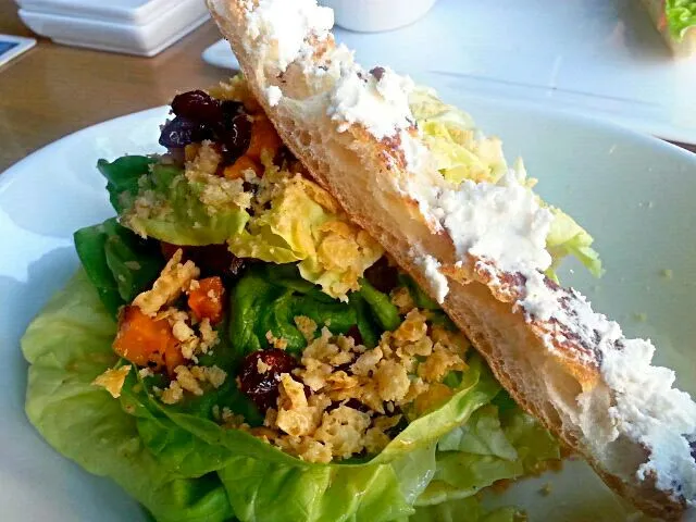 winter salad: butter lettuce, roasted winter squash, dried cranberries, parmesan crumbles, Dijon vinaigrette, and toast with goat cheese|Chef On Qさん