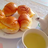 Snapdishの料理写真:teatime 😊 i made this butterroll wt egg marmalade & cheeze|Mimi Booさん