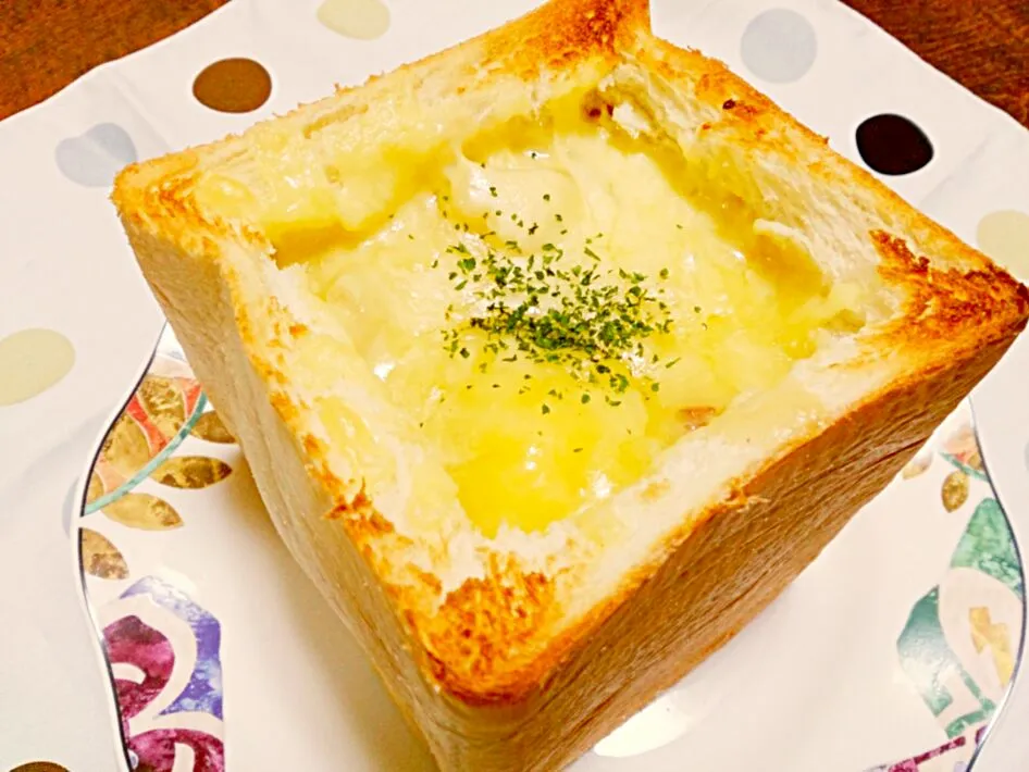 パンシチュー(*´∀`)♪シチューにチーズをたっぷり入れてフォンデュっぽく食べます(*´ω｀*)|Cat Miroさん