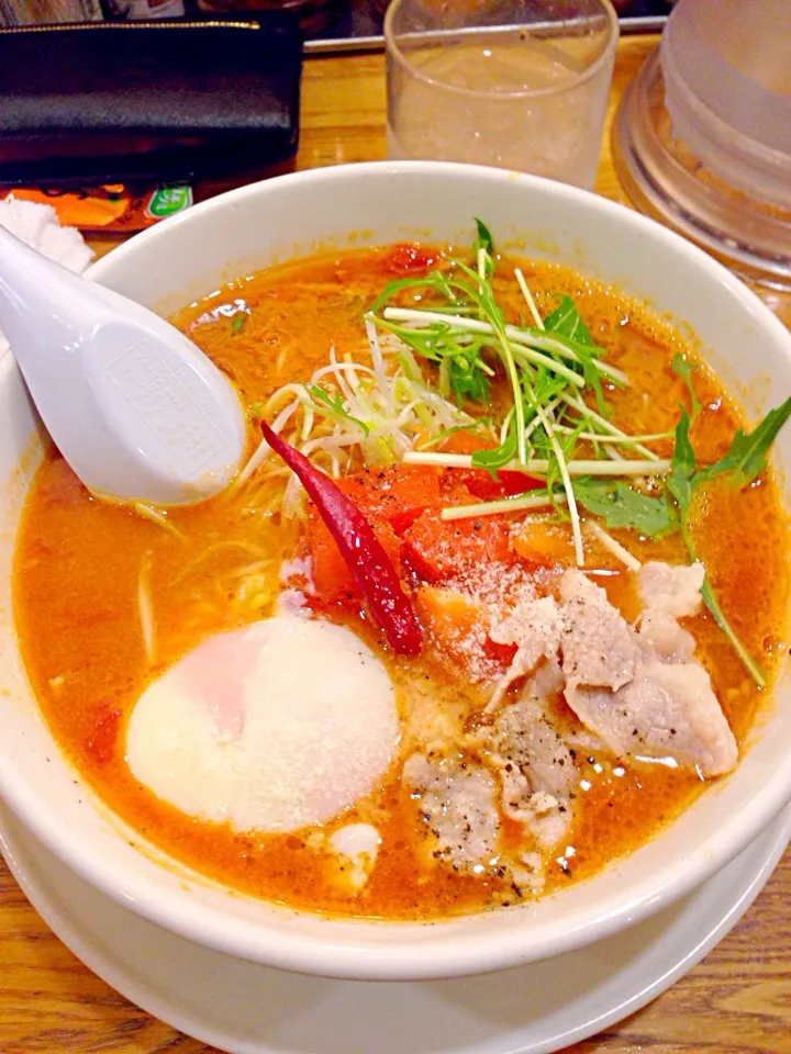 トマトラーメン|ともみちさん