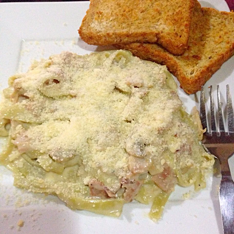 Carbonara & Garlic Bread!|iamfem05さん