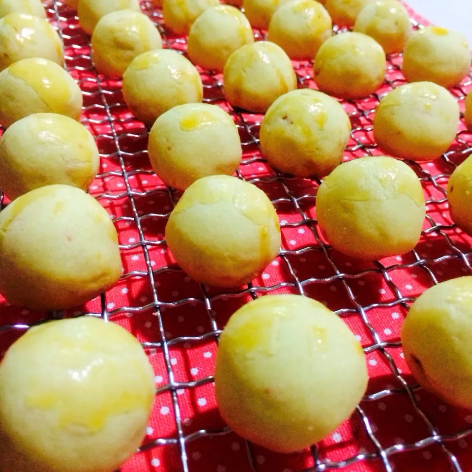 Melt-in-your-mouth Cheesy Pineapple Tarts|Trish Wongさん