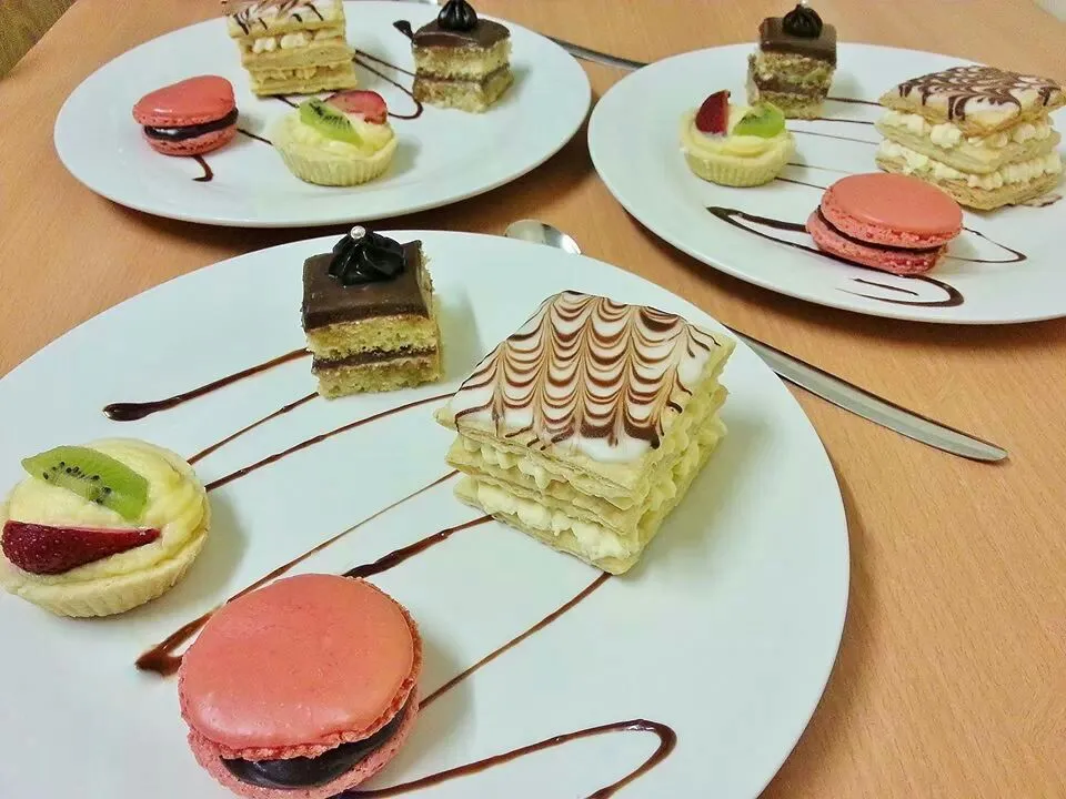 Mini French Assortment Desserts..
Mini Opera Cake
Mini Mille-Feuille
Mini Fruit tart
French Macaron|Sharmeenconfessionsさん