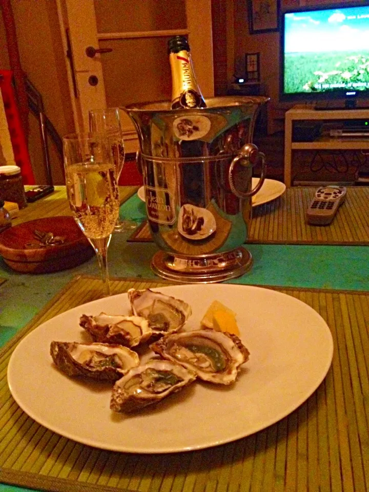 Oysters & champagne|Generaalさん