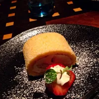 Snapdishの料理写真:Roll Cream Cake 💓|Graceさん