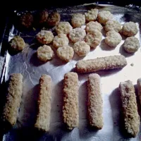 Snapdishの料理写真:Fishsticks tatertots|Pinstripeluvr42さん