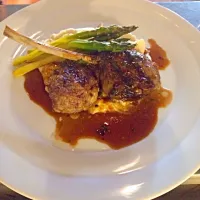 Cardamom Crusted Lamb w/ Cauliflower Mash and Sautéed Asparagus|Lisa Thomasさん