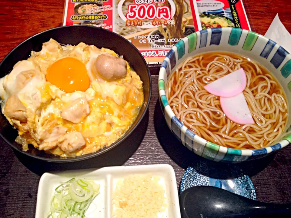 親子丼と会津蕎麦のセット500円也|秋山知隆さん