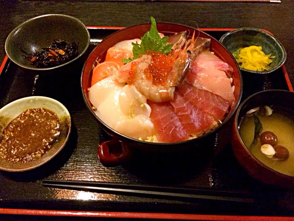 晴れる家 海鮮丼|はるのさん