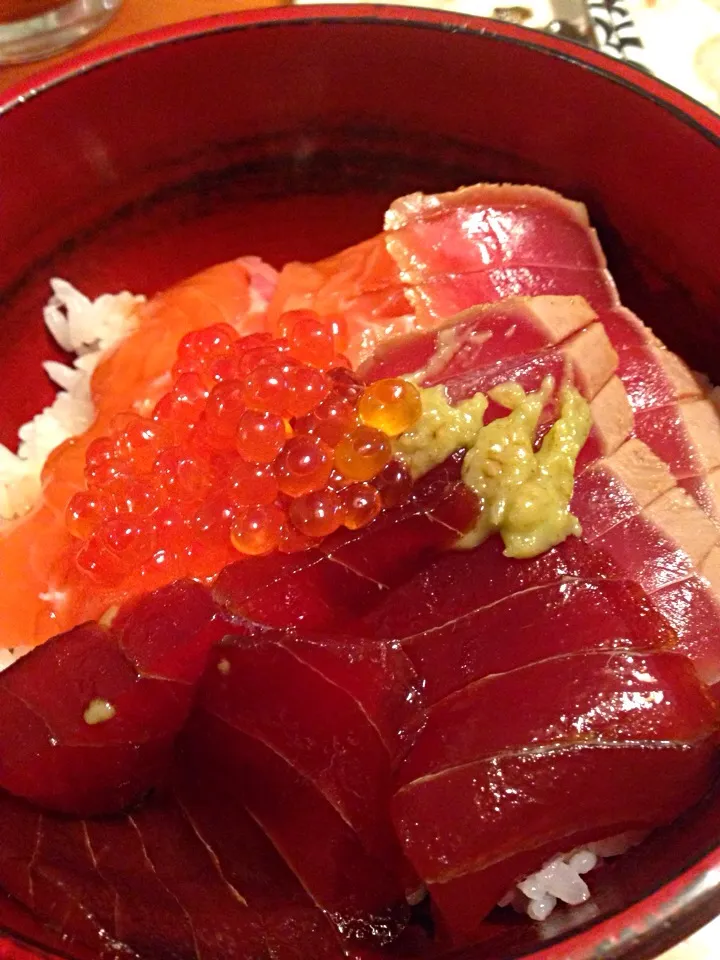 そしてご飯に乗せて2種類のズケと鮭親子丼|てつさん