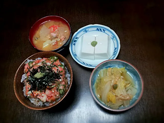 イカトロサーモンネバネバ丼|堀江さん