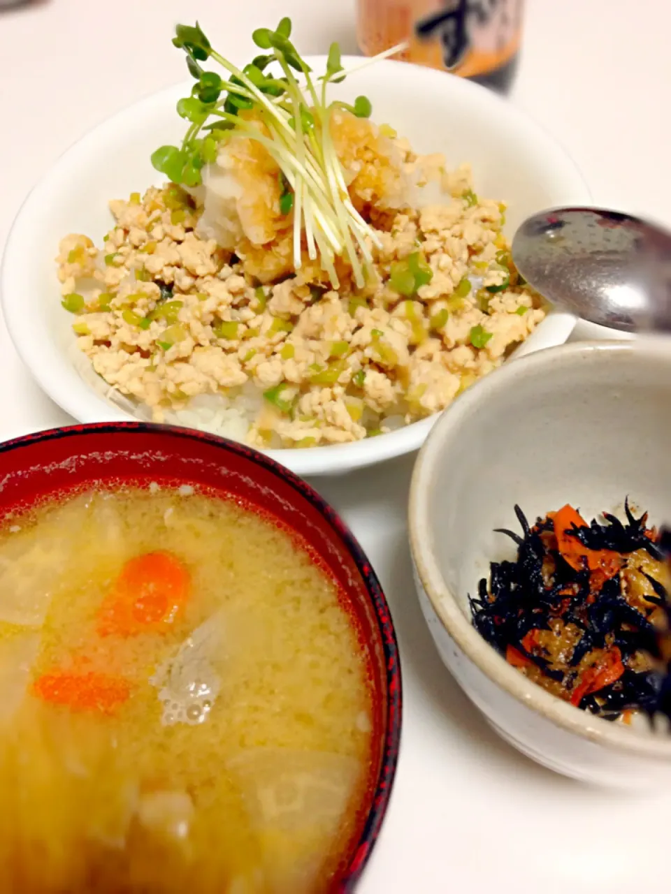 1/13 夕飯 鶏挽肉とネギのポン酢丼|はゆさん