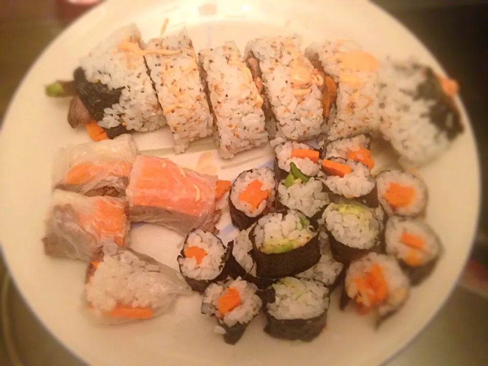 Snapdishの料理写真:🍣🐂 Surf and Turf rolls 🐟🍣|Cristinaさん