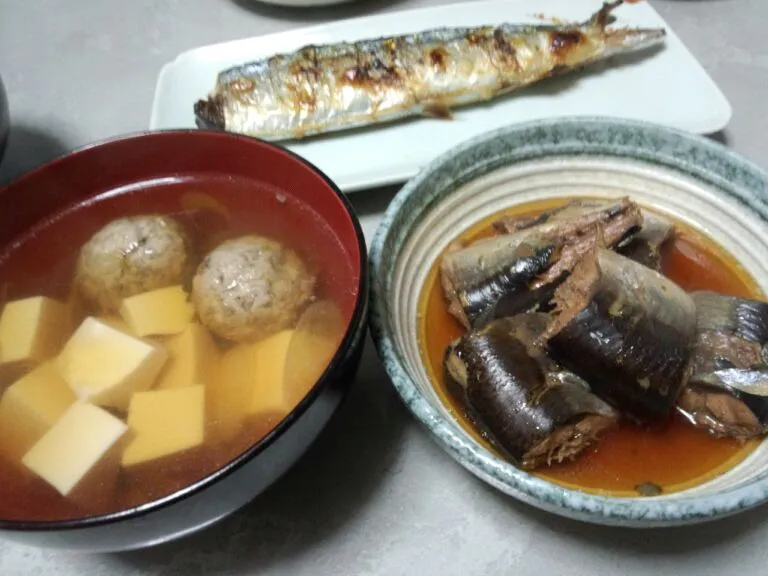 秋刀魚の塩焼き、甘露煮、つみれ汁|まゆさん