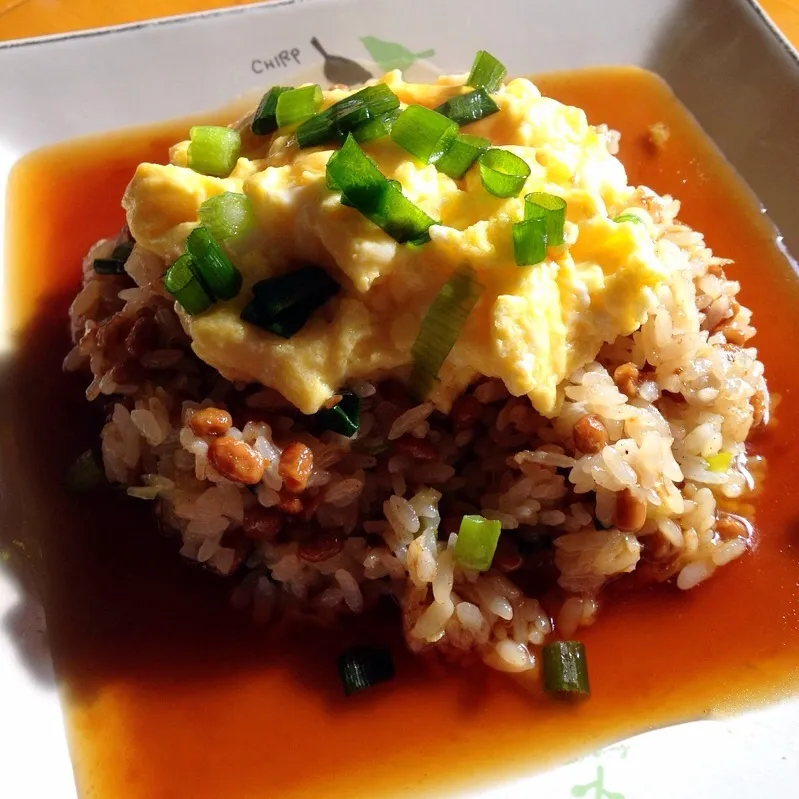 甘酢あんかけ納豆炒飯ふわふわ玉子のせ|カウンター嬢さん