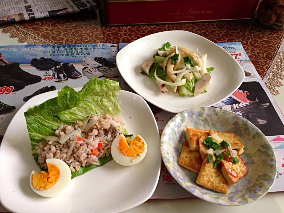 Snapdishの料理写真:蔬菜飯 杏包洋蔥沙拉 豆腐|高鴨鴨さん