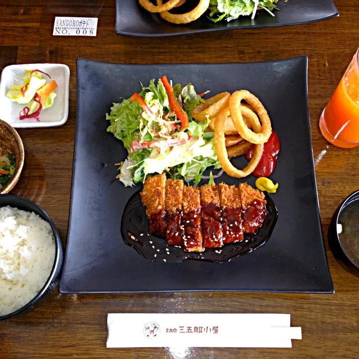 三元豚のとんかつ定食|市さん