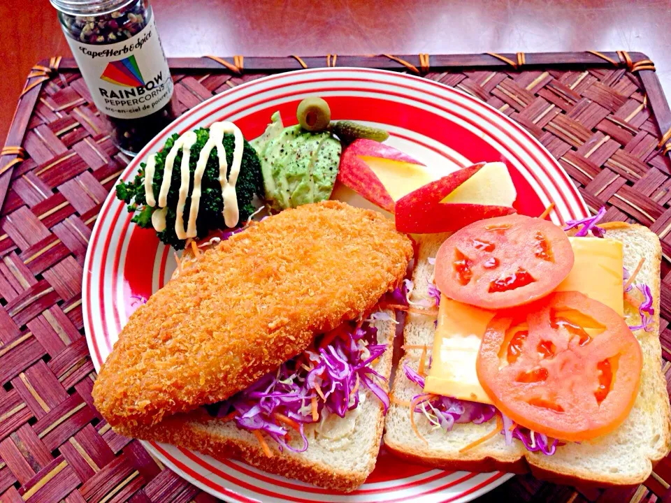 Fish fry sandwich🐟ﾌｨｯｼｭﾌﾗｲｻﾝﾄﾞ|🌈Ami🍻さん