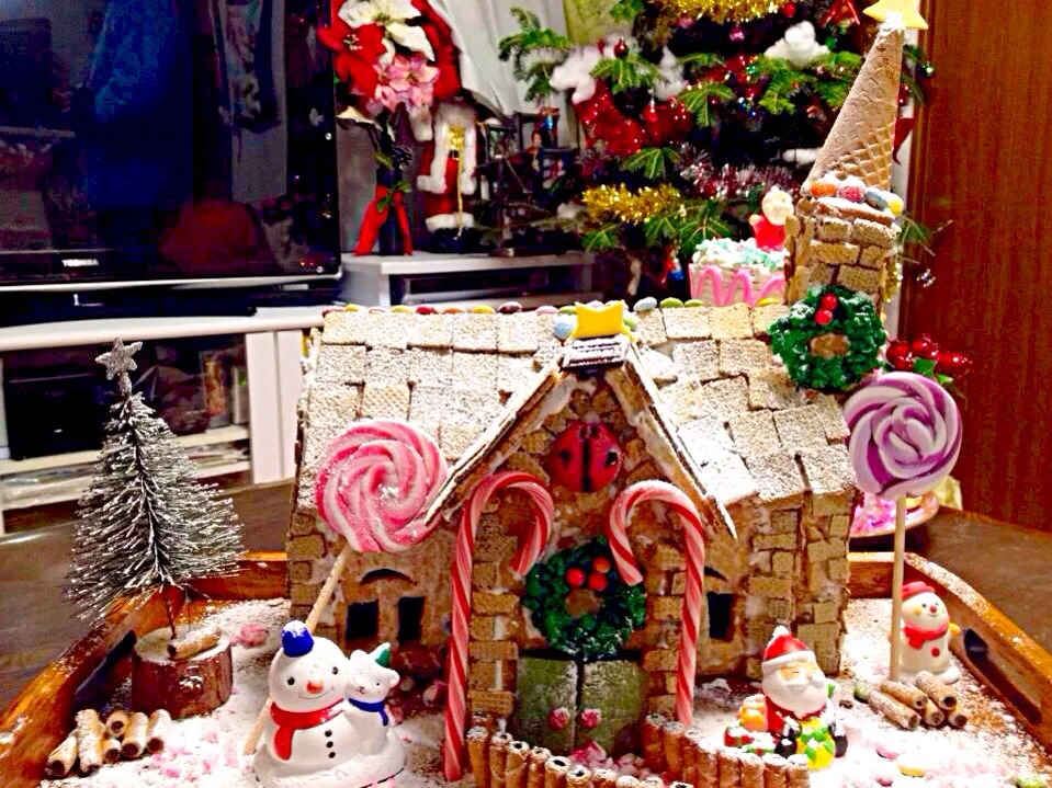 Snapdishの料理写真:"Our Christmas gingerbread house"☺️|gyntさん